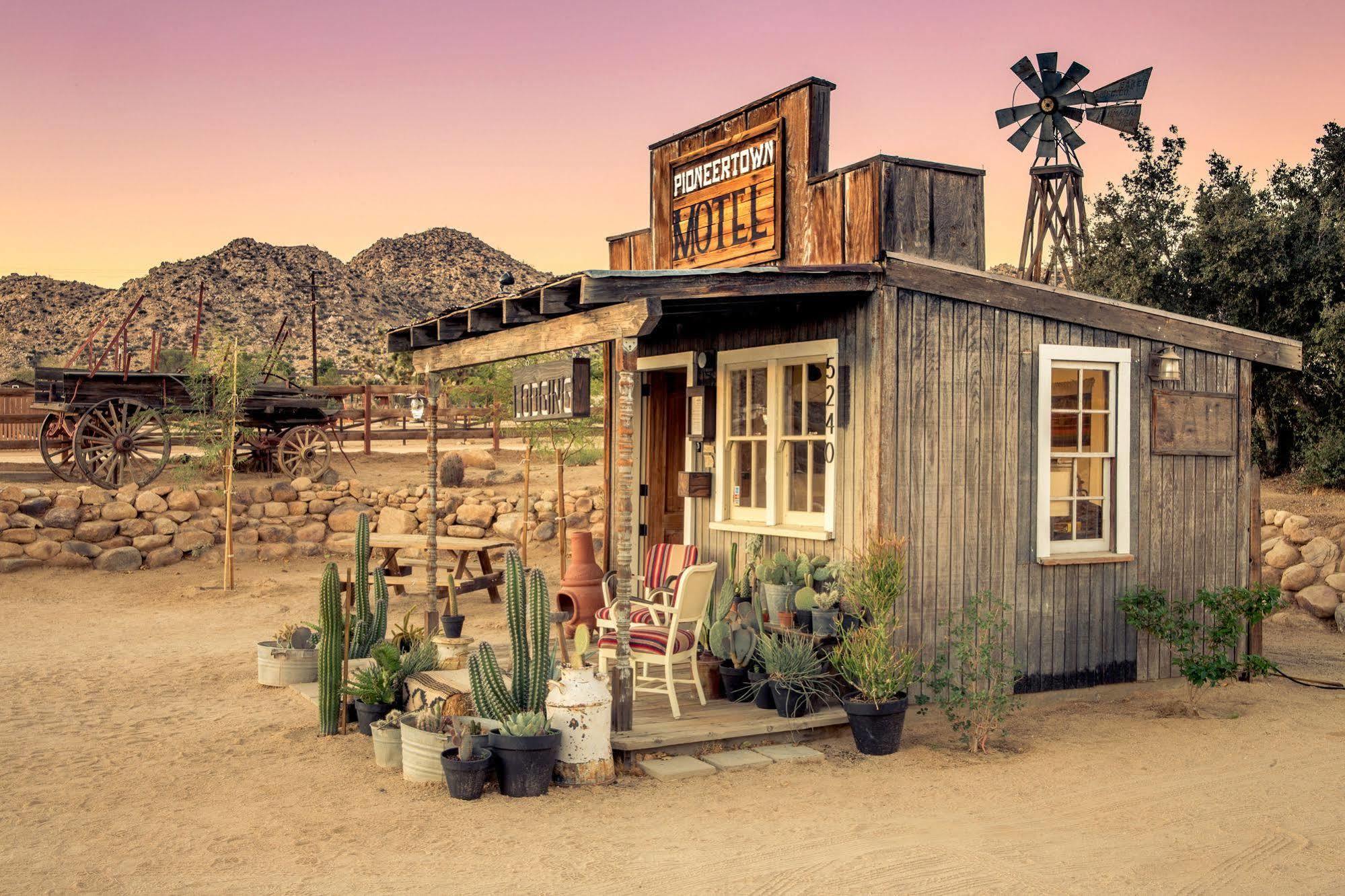 Pioneertown Motel Exterior photo